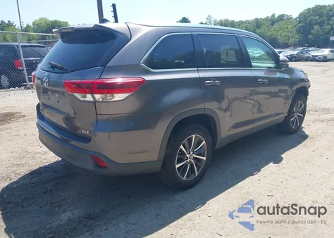 2019 Toyota Highlander Xle z USA, uszkodzony, nr VIN 5TDKZRFH5KS561925